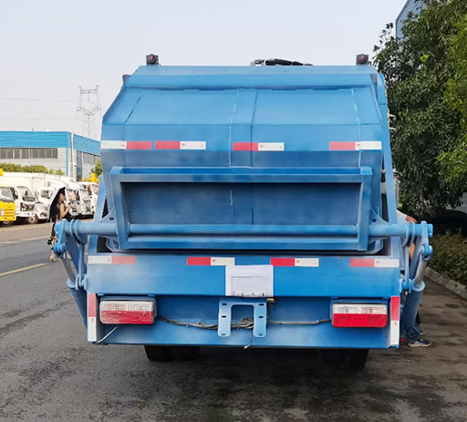 Dongfeng_10_m³compactor_garbage_truck-2