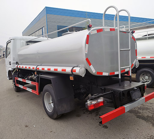 Dongfeng_5ton_water_truck_stainless_steel_tank-2