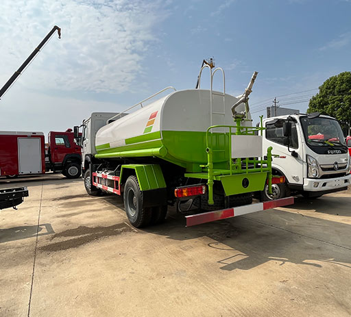 EURO2_howo_15000L_18000L_water_tanker_trucks-3