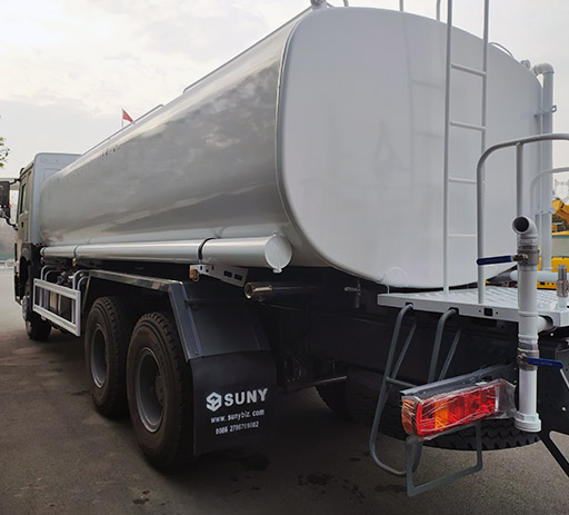 HOWO_20000l_capacity_fuel_tanker_truck_for_sale-3