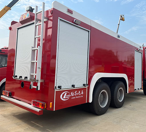 HOWO_20_ton_water_and_foam_fire_fighting_truck-3