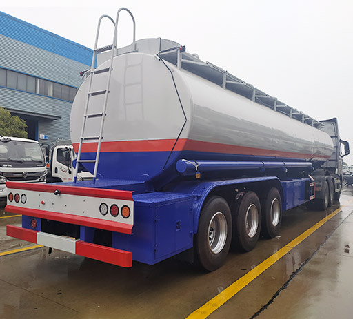 HOWO_45000L_semi-trailer_fuel_tank_truck-3