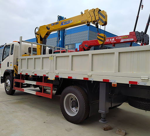 Howo_mcmg_4ton_truck_mounted_crane-3