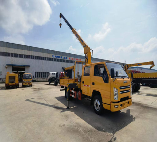 JMC_crew_cab_xcmg_3.2ton_truck_mounted_crane-2