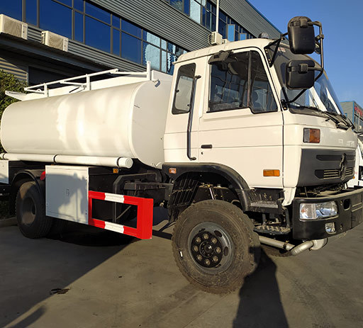 dongfeng_12m³_10ton__loading_capacity__oil__truck-1