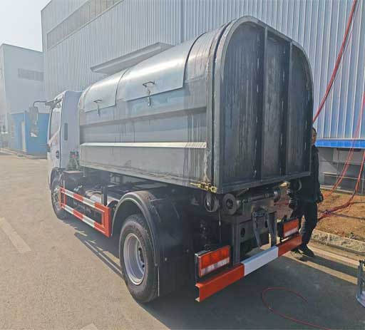 dongfeng_2ton_small_hook_lift_garbage_truck-3