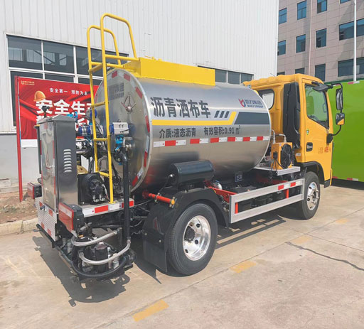 dongfeng_3.5cbm_bitumen_distributor_truck-2