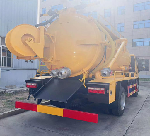 dongfeng_6cbm_high_pressure_cleaning__sewage_suction_truck-3