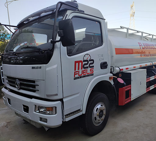 dongfeng_8000L_petrol_tanker_for_sale-2