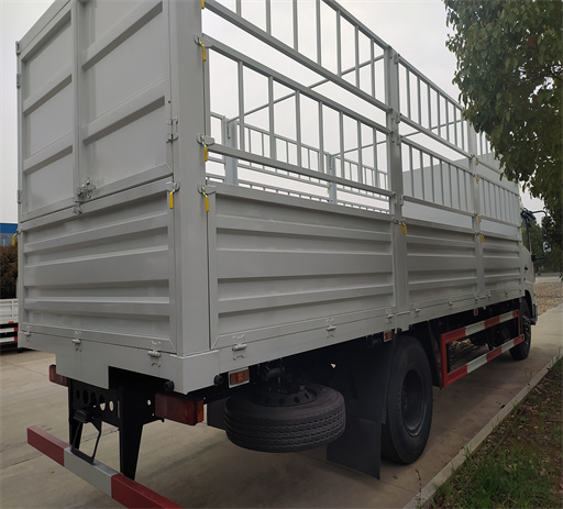 dongfeng_medium-sized_fence_cargo_truck-3