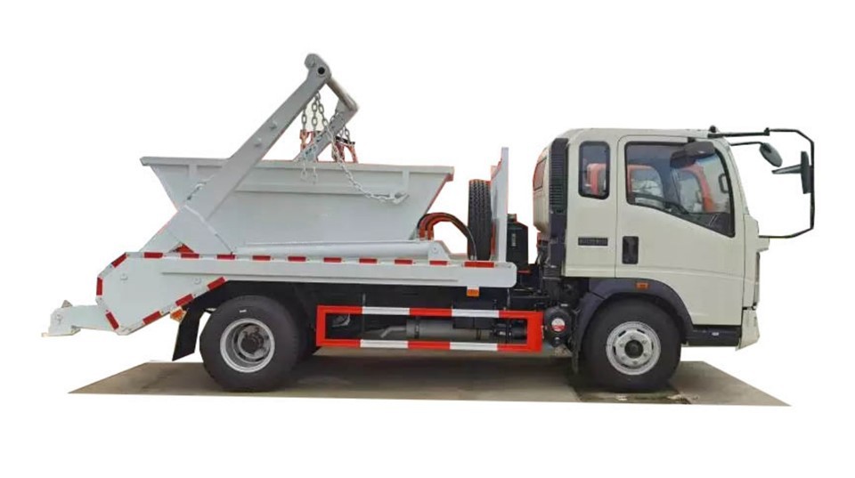 howo-3-tons-skip-loader-garbage-truck3677d1a2-e361-4121-8487-05cfc952ba99