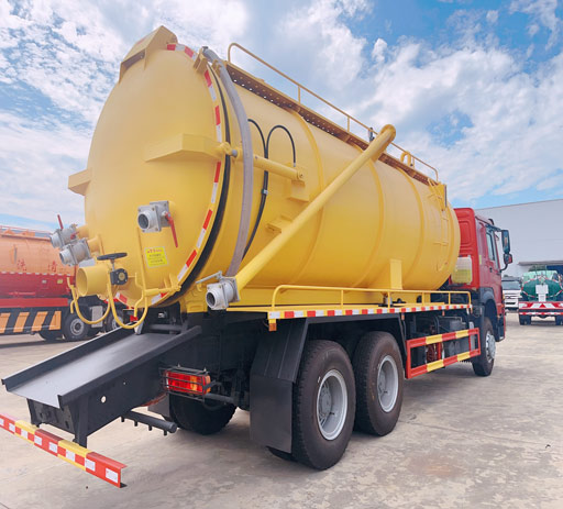 howo_20cbm_vacuum__sewage_suction_truck-3