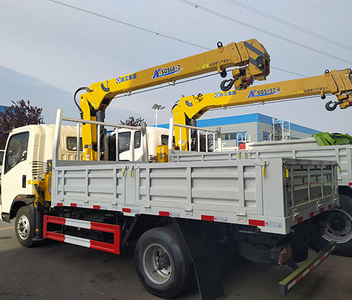 howo_3.2ton_truck_mounted_crane-2