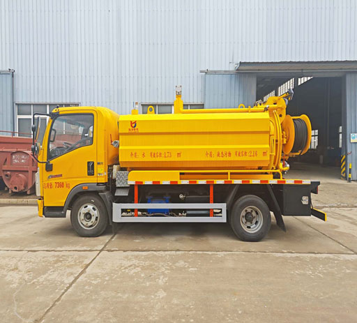 howo_6cbm_high_pressure_cleaning__sewage_suction_truck-2