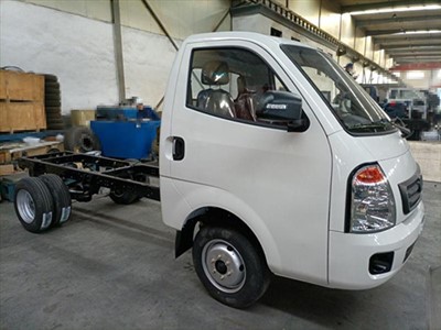 small-ev-chassis-without-battery-semi-truckaa6239e3-9d67-4fd9-9e50-e515cbf3ab6e