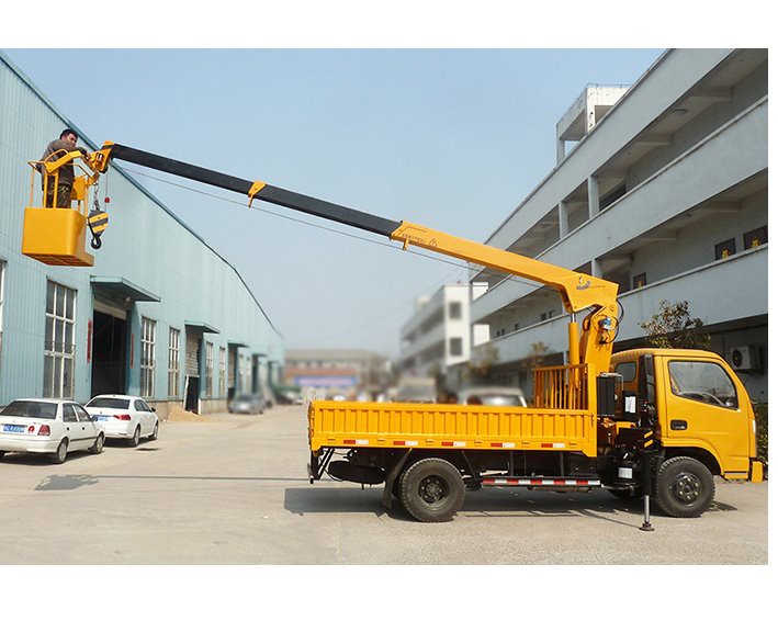 truck-telescopic-cranes-with-bucket40226247078