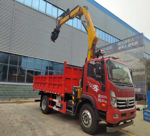 truck_mounted_crane_with_mechanic_gripper-1